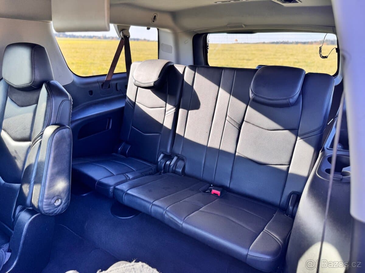 2015 Cadillac ESCALADE - 12