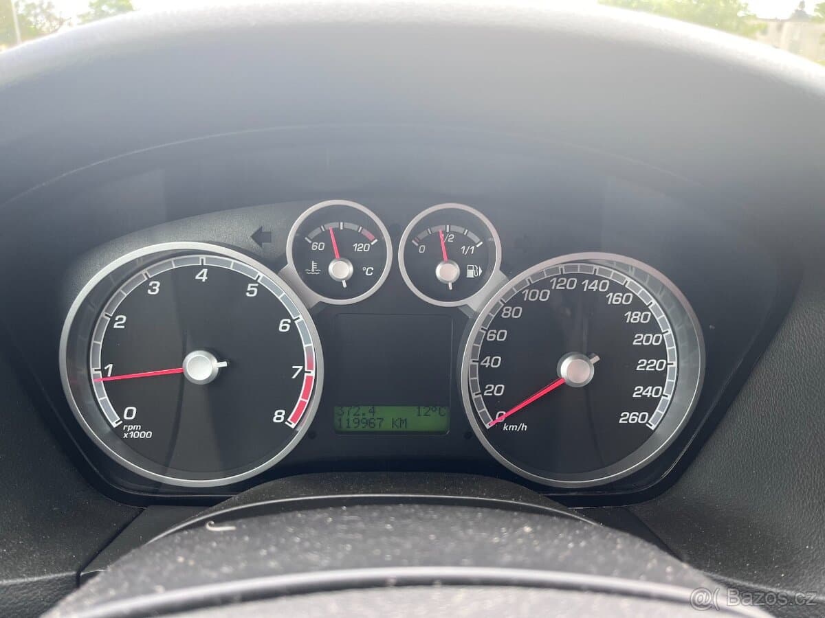 2006 Ford FOCUS - 12