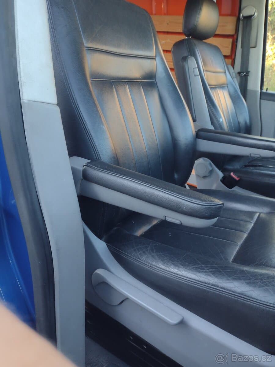 2010 Volkswagen TRANSPORTER - 12