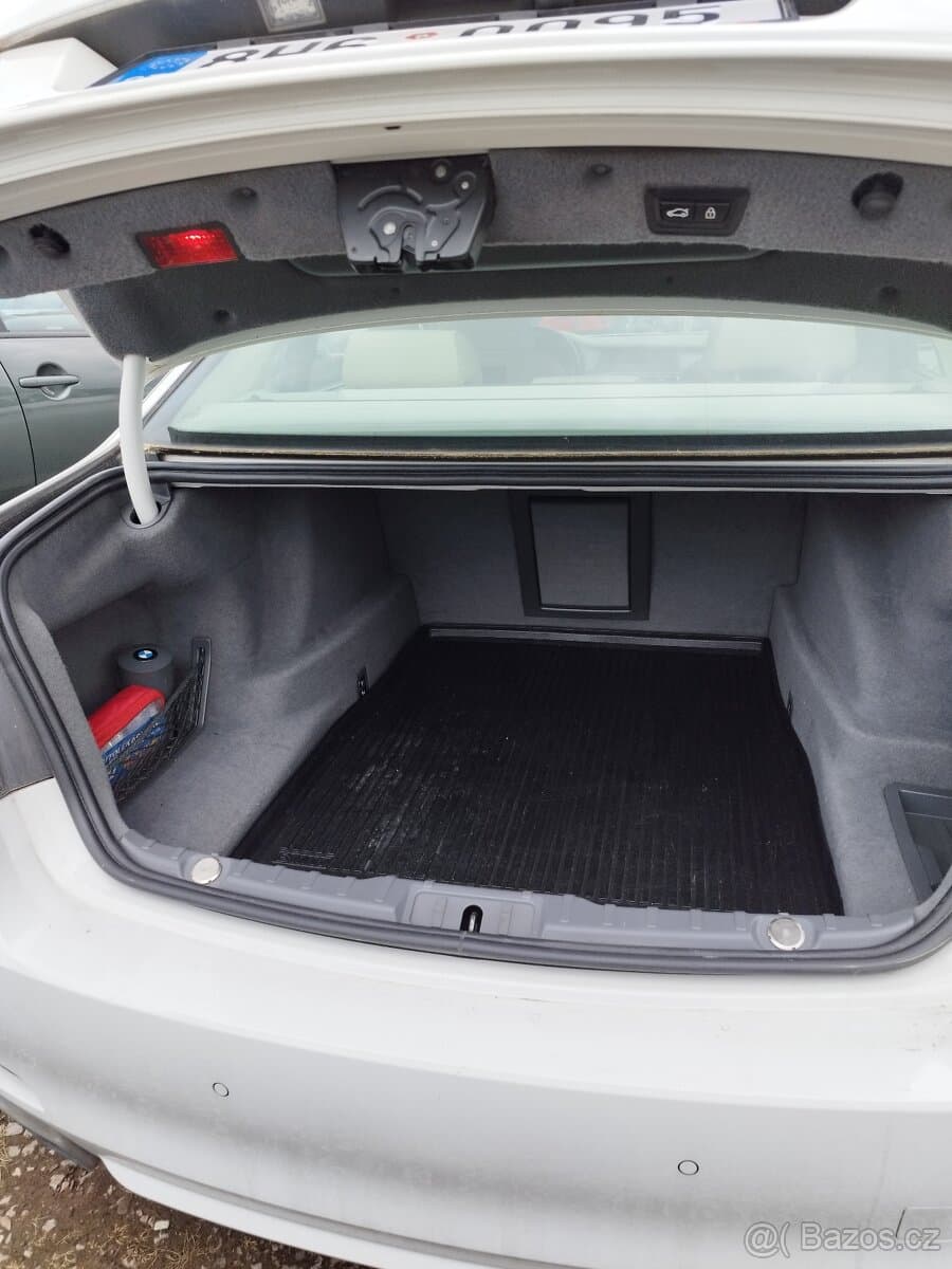 2011 BMW 7-SERIES - 12