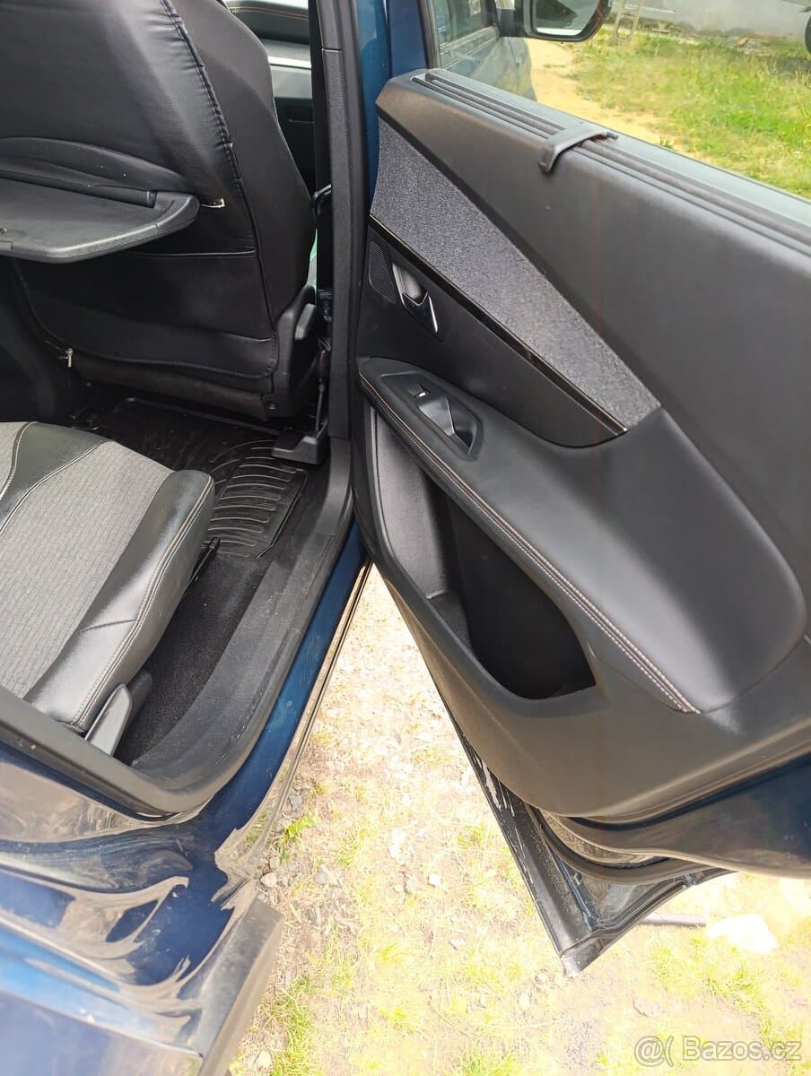Peugeot 5008 - 12