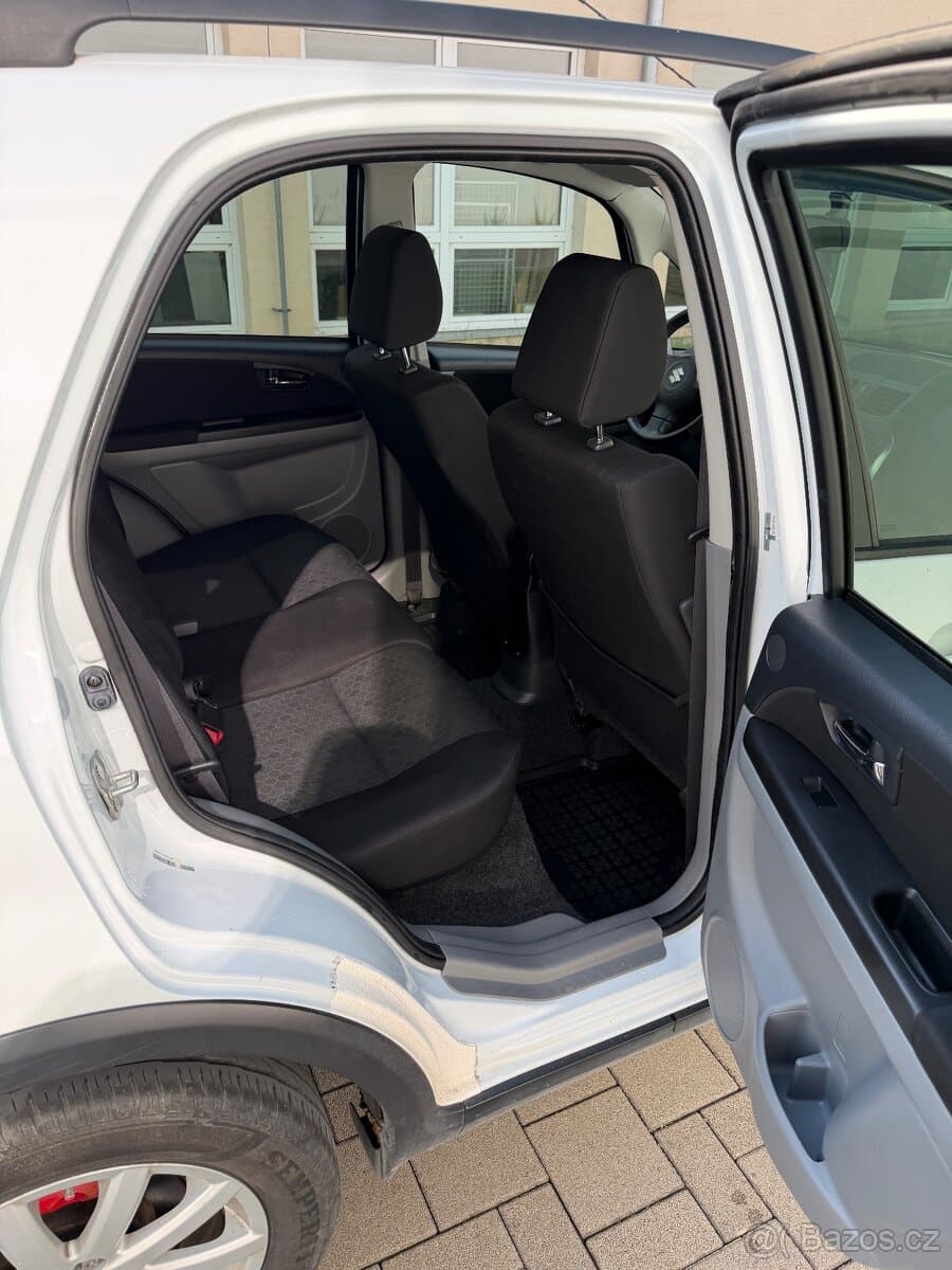 2012 Suzuki SX4 - 12
