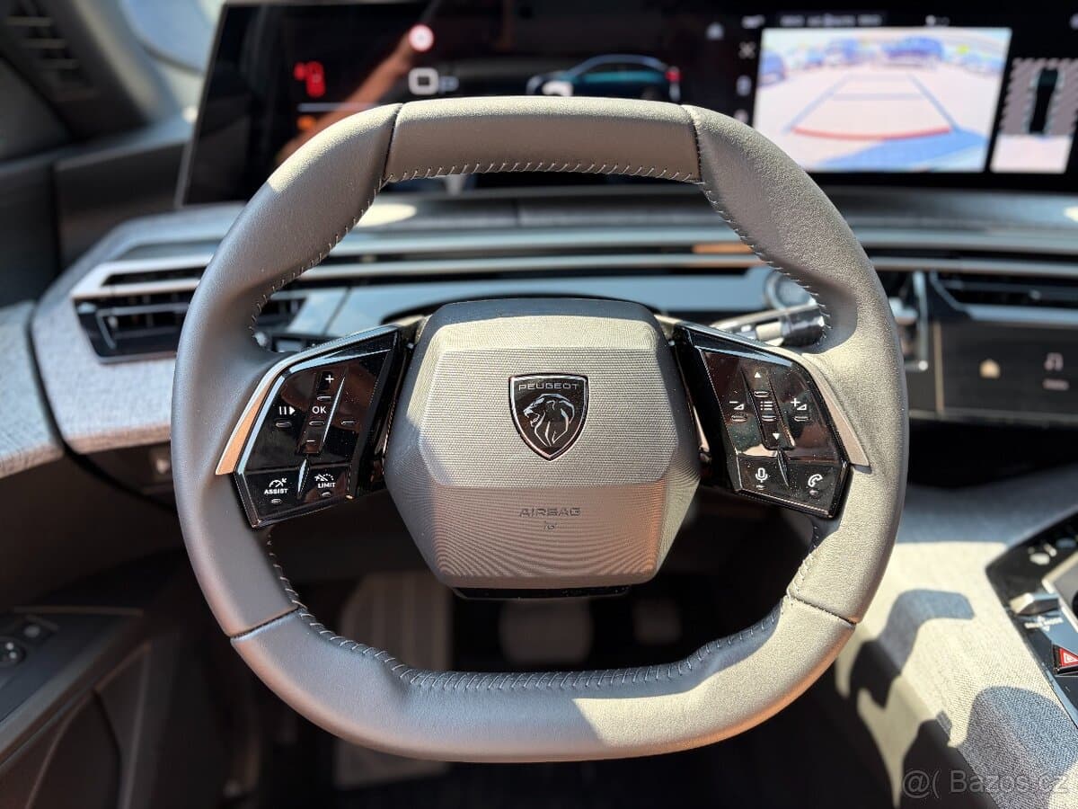 2025 Peugeot 3008 - 12