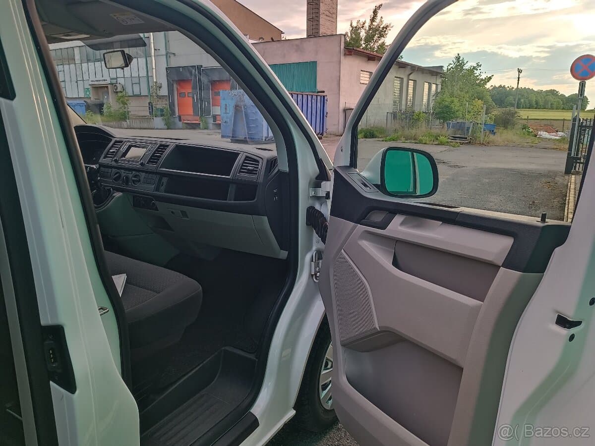 2018 Volkswagen CARAVELLE - 12