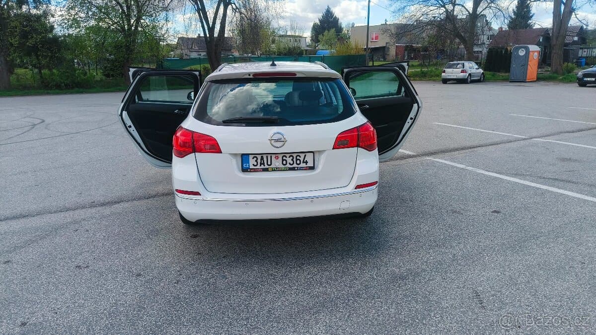 2013 Opel ASTRA - 12