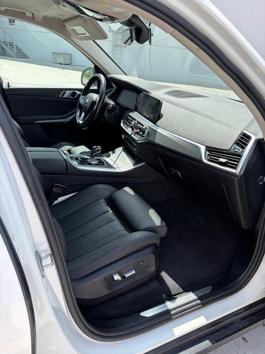 2019 BMW X5 - 12