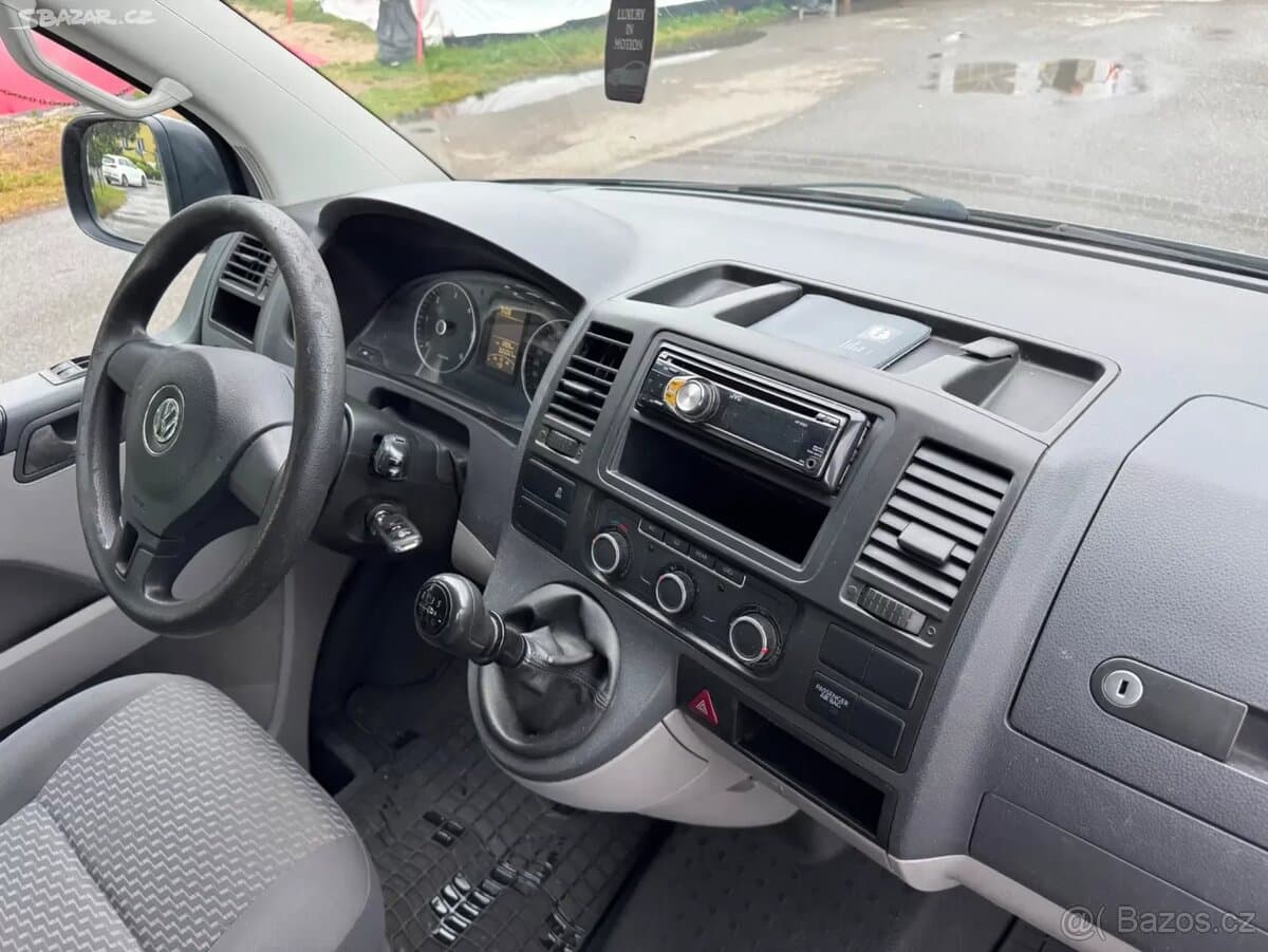 2010 Volkswagen CARAVELLE - 12