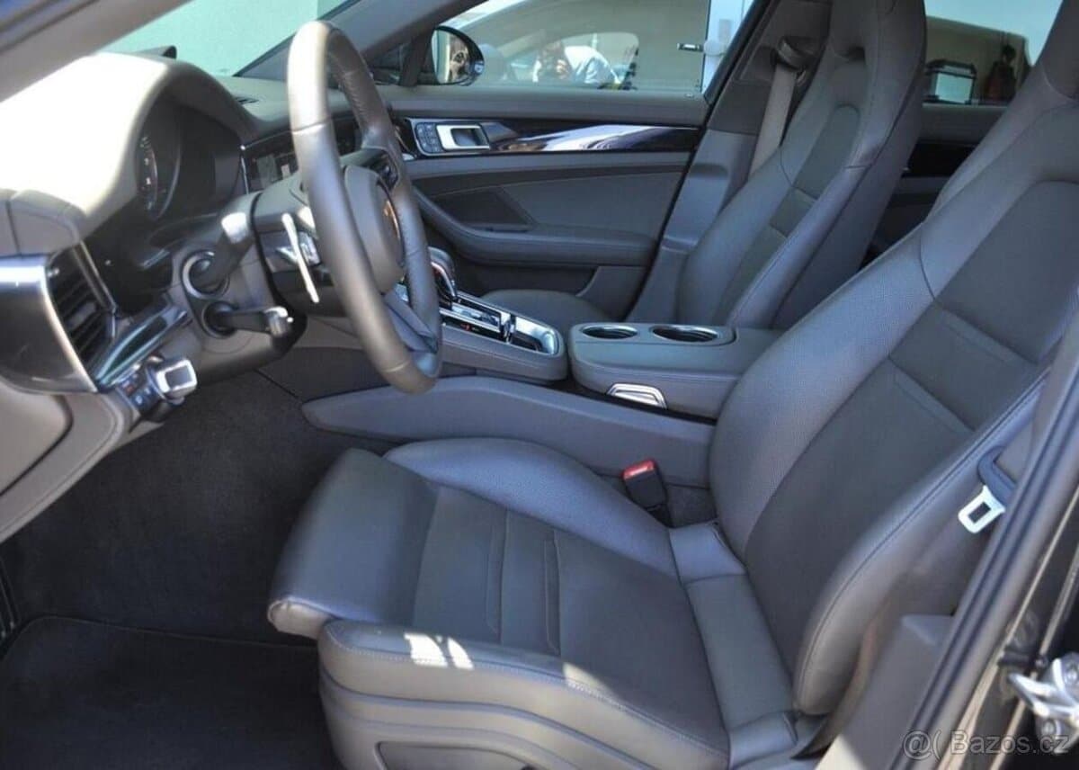 2022 Porsche PANAMERA - 12