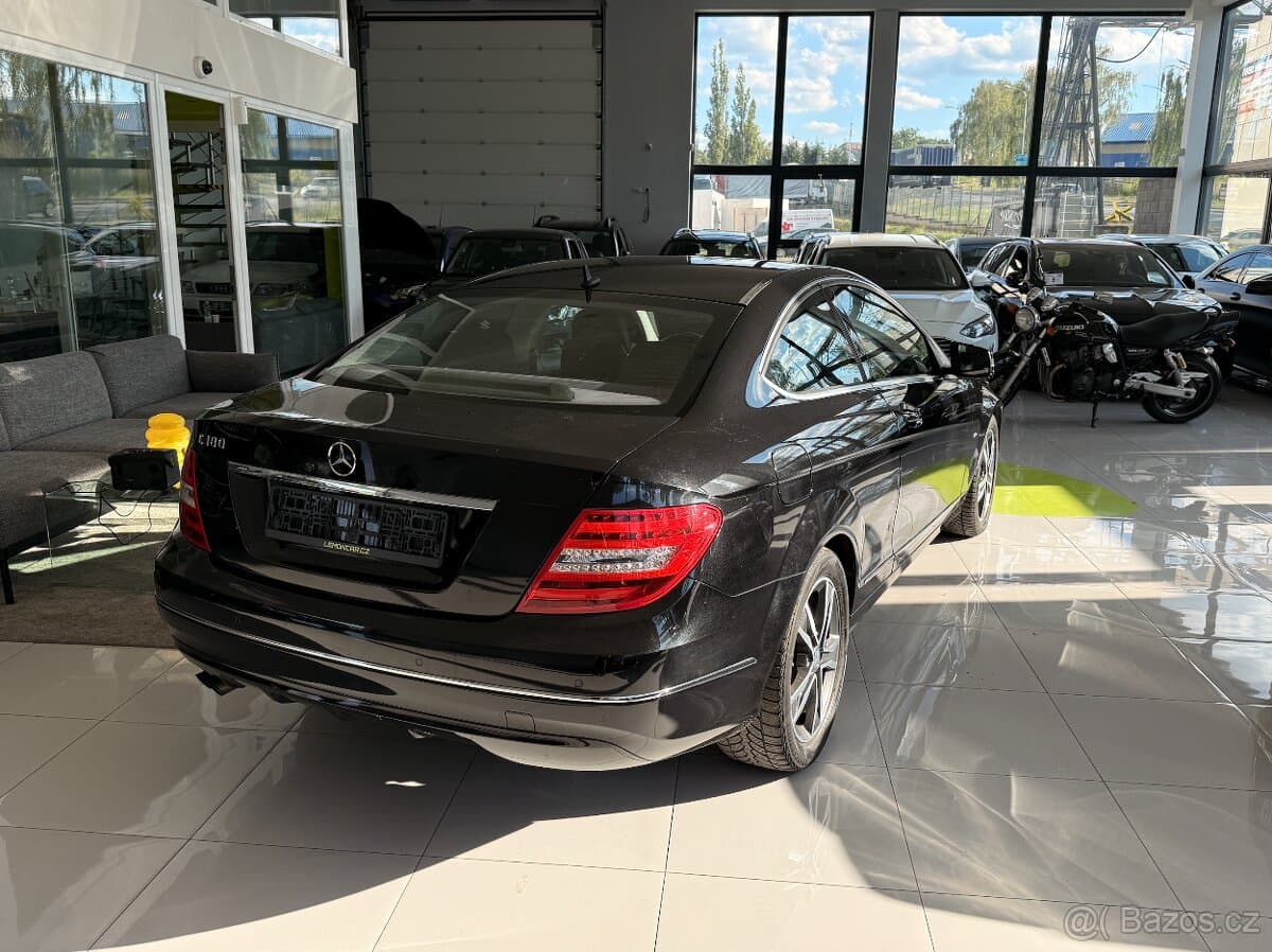 2011 Mercedes-Benz C-CLASS - 12