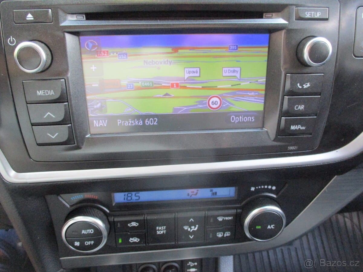 2013 Toyota AURIS - 12
