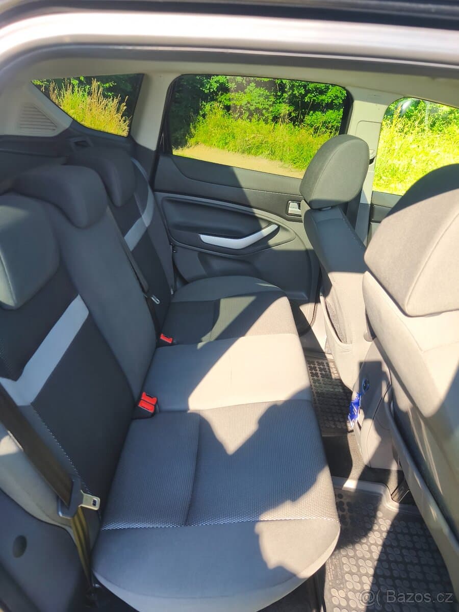 2012 Ford KUGA - 12