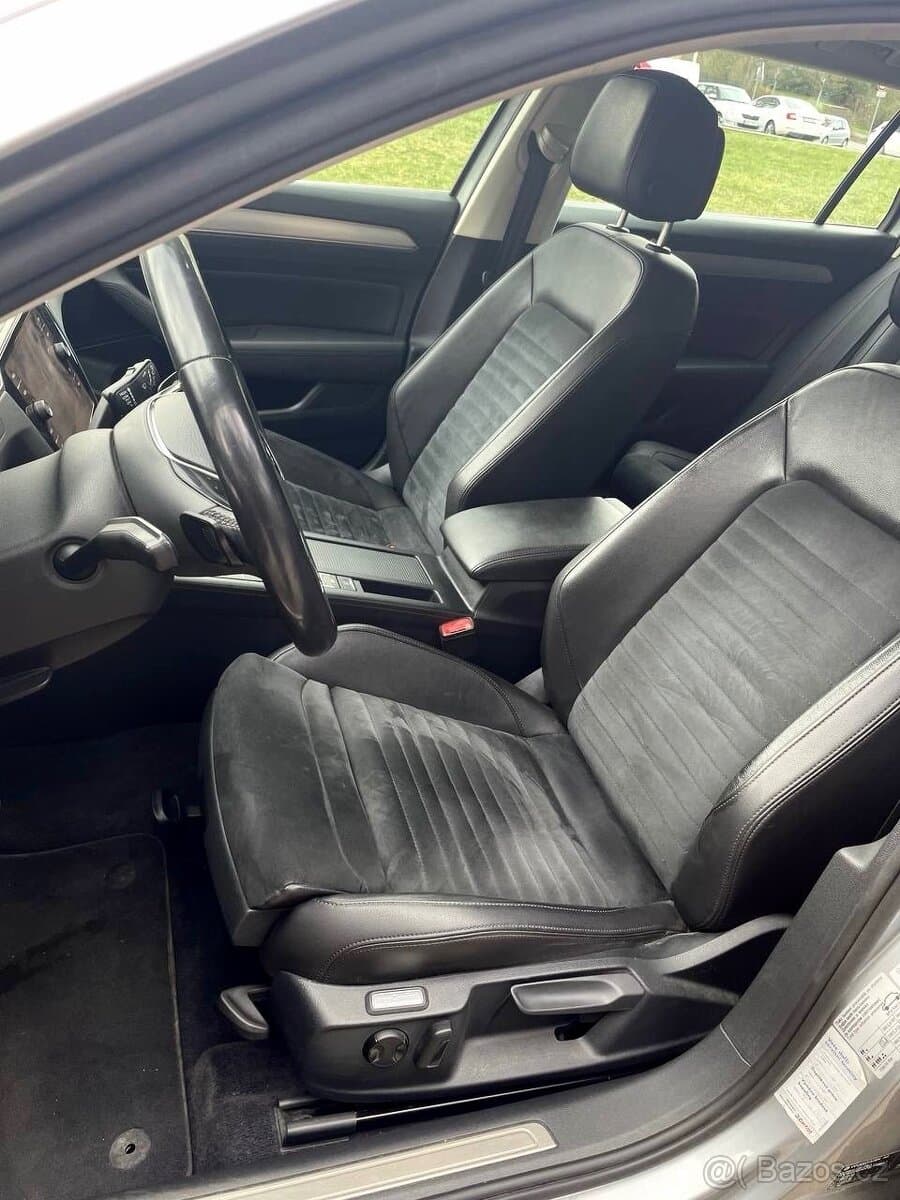 2018 Volkswagen PASSAT - 12