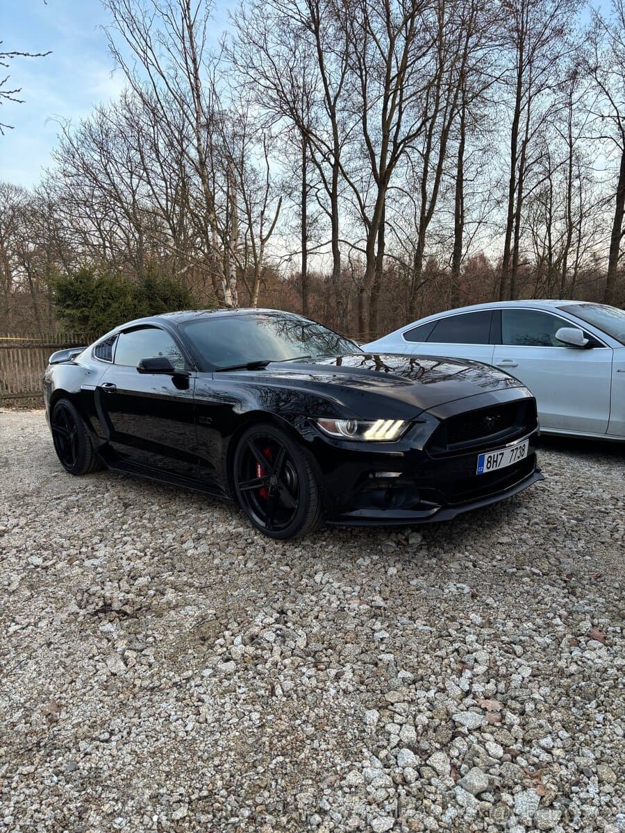 2017 Ford MUSTANG - 12