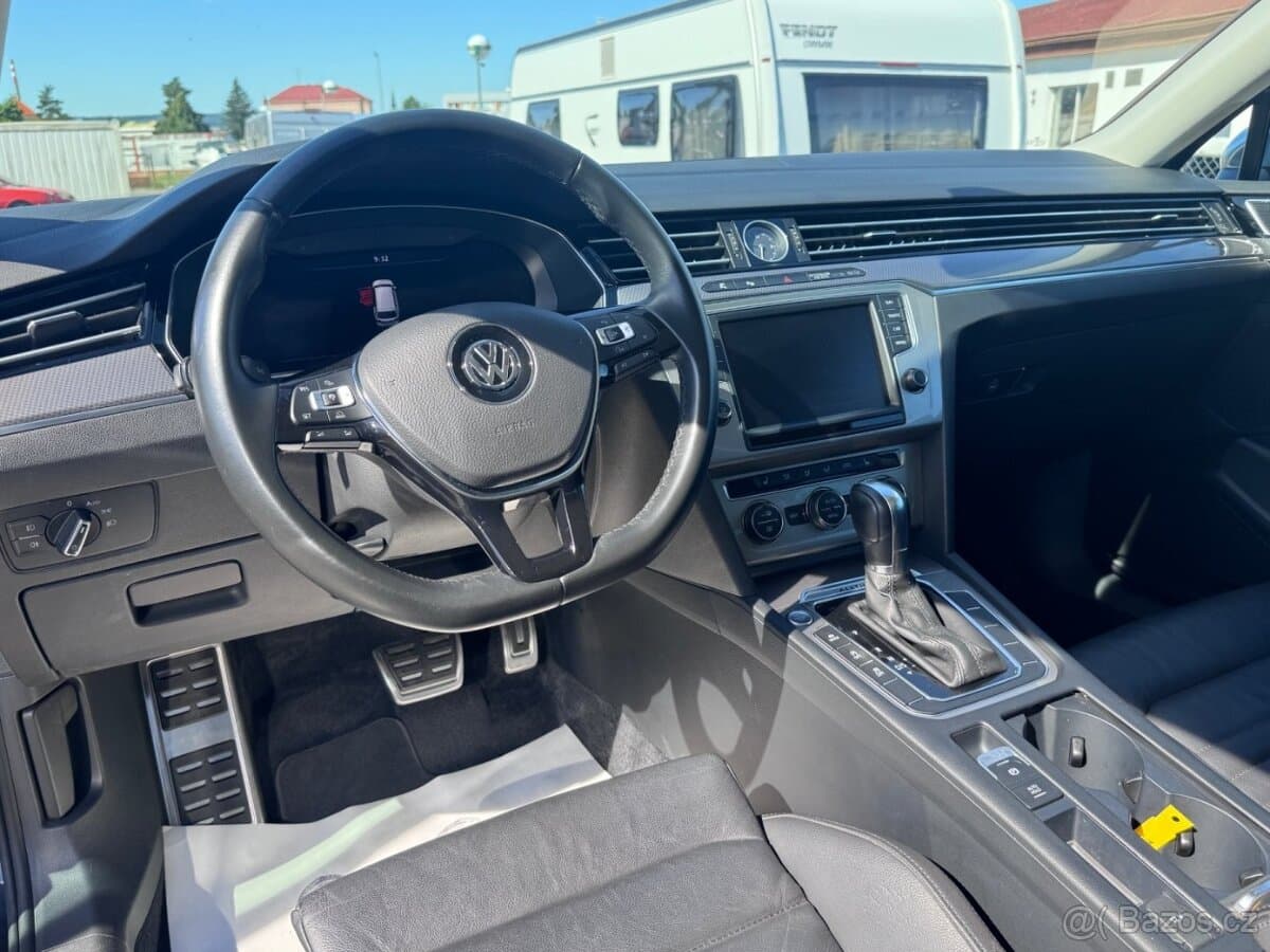 2015 Volkswagen PASSAT - 12