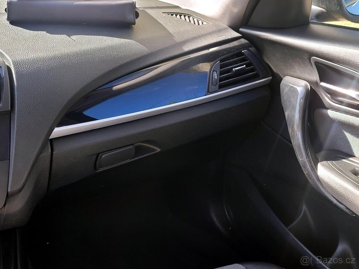 2011 BMW 1-SERIES - 12