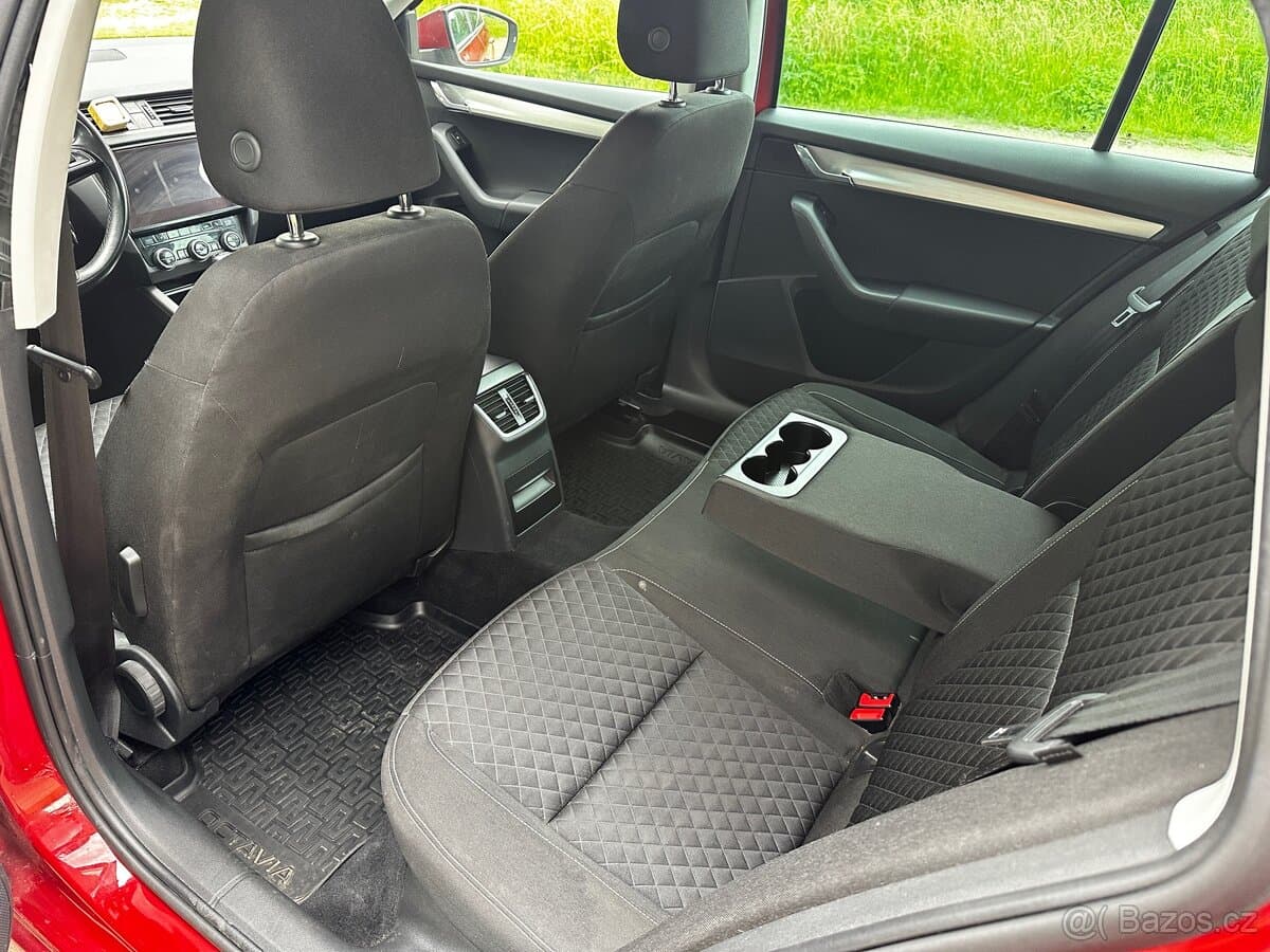 Škoda OCTAVIA - 12