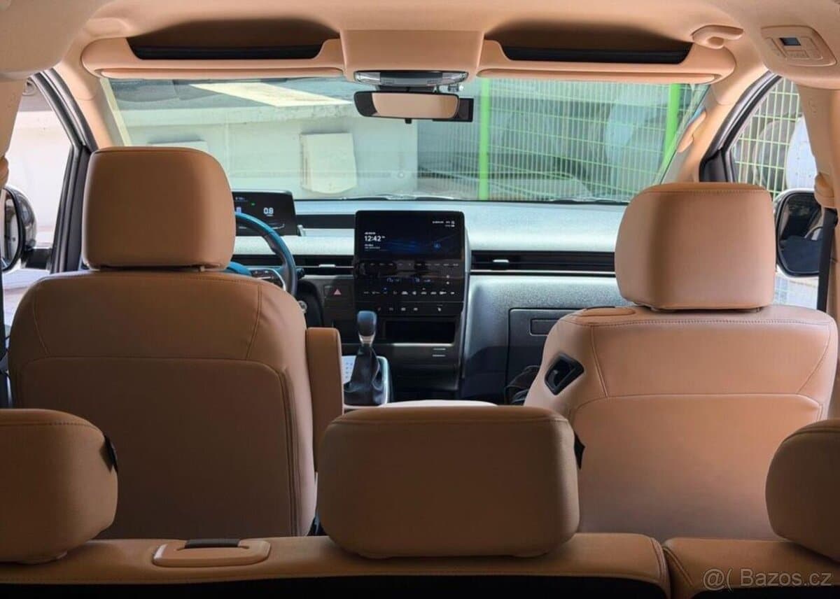 2023 Hyundai STARIA - 12