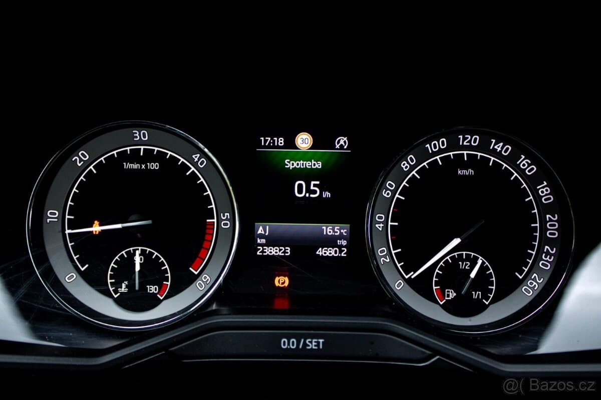 2018 Škoda SUPERB - 12