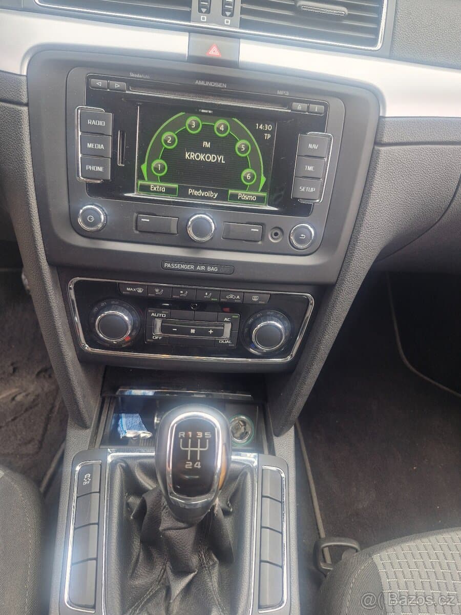 2011 Škoda SUPERB - 12