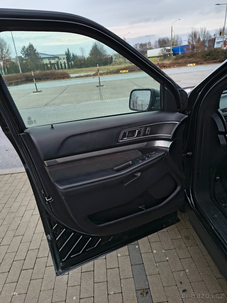 2018 Ford EXPLORER - 12