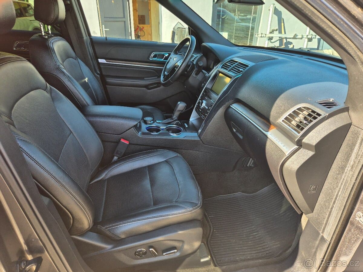2015 Ford EXPLORER - 12
