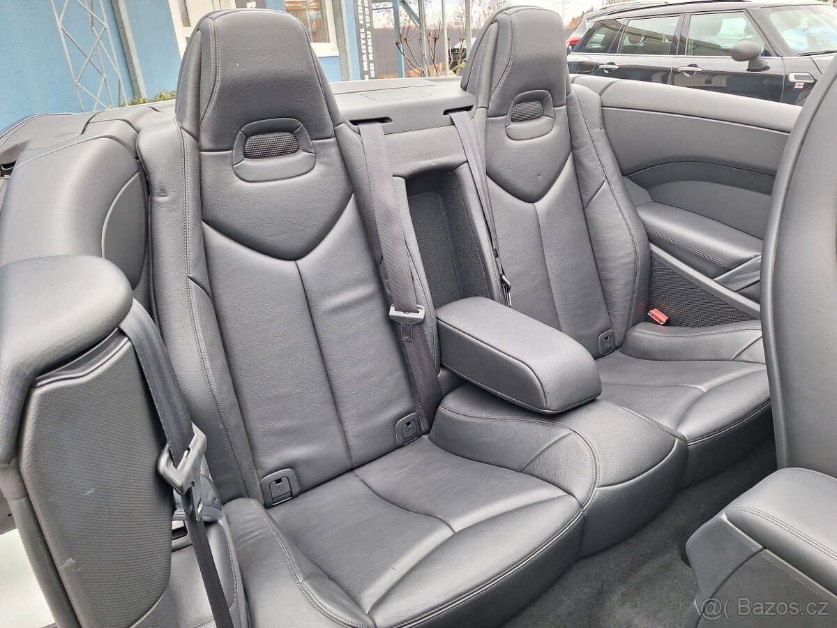 2012 Peugeot 308 - 12