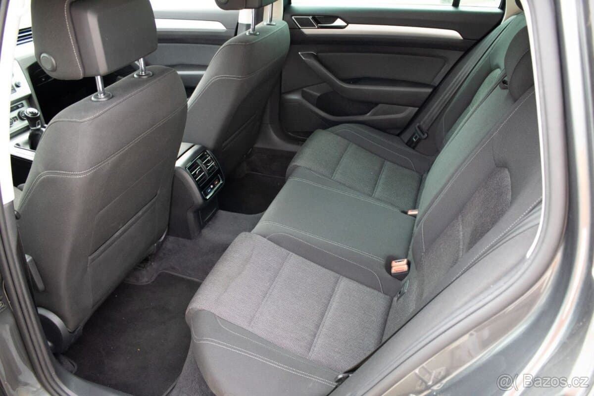 2016 Volkswagen PASSAT - 12