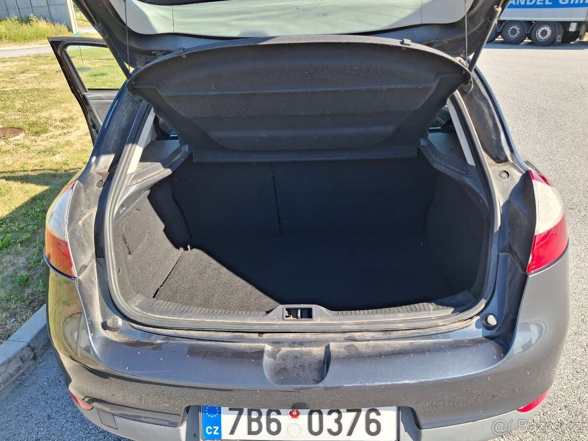 2011 Renault MEGANE - 12