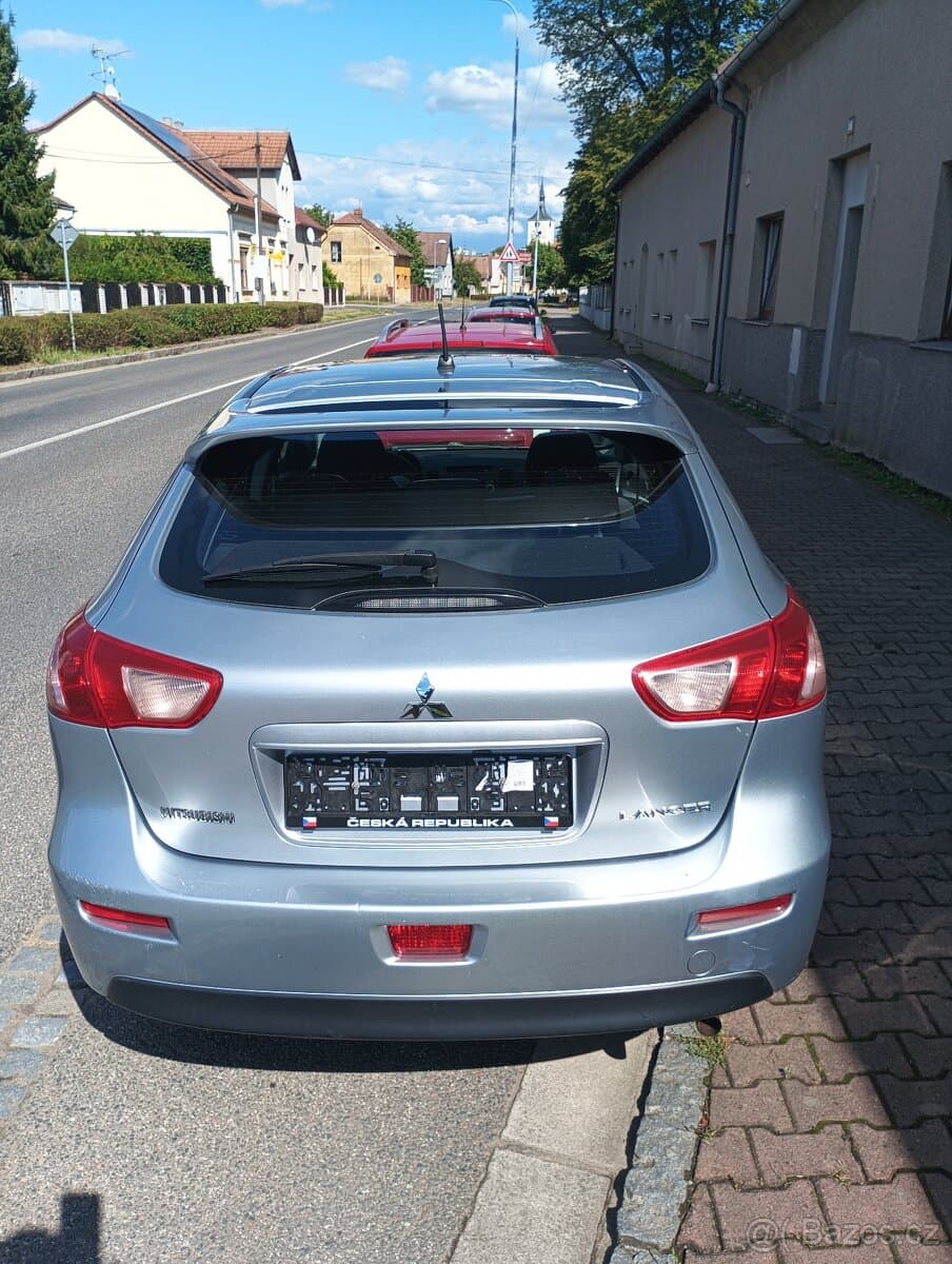 2011 Mitsubishi LANCER - 12