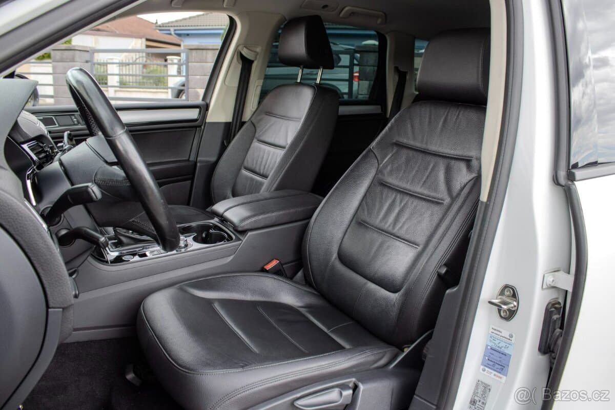 2016 Volkswagen TOUAREG - 12