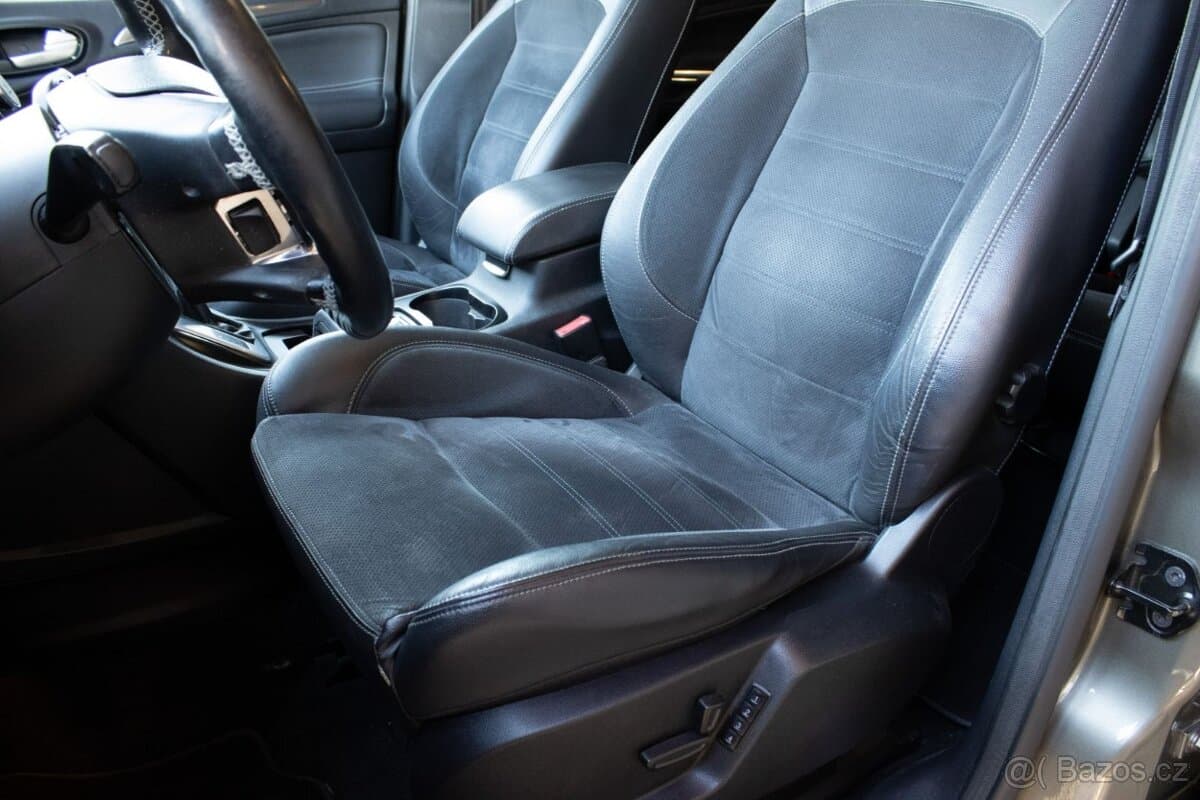 2012 Ford S-MAX - 12