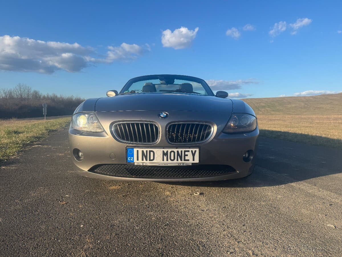 2004 BMW Z4 - 12