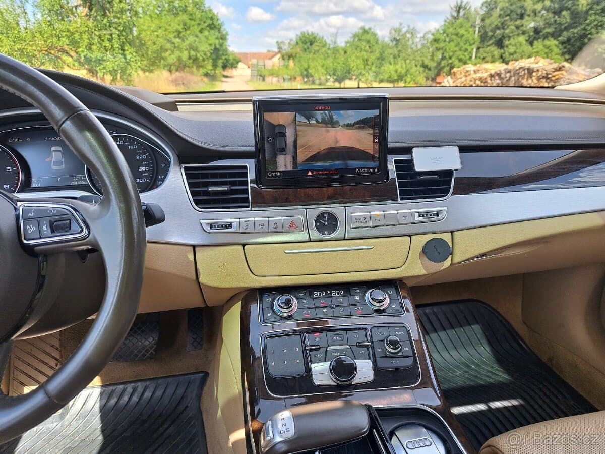 2014 Audi A8 - 12
