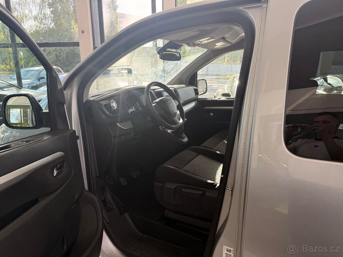 2017 Peugeot TRAVELLER - 12