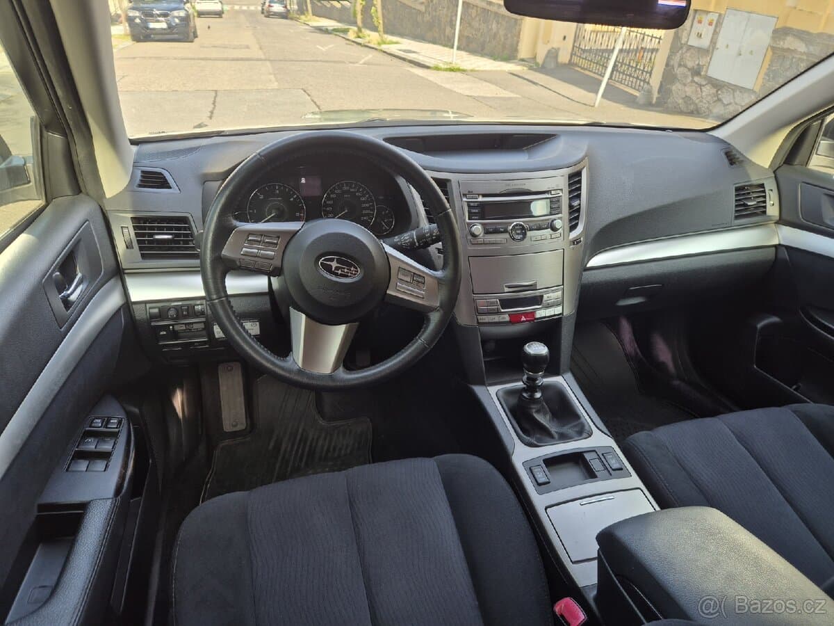 2011 Subaru OUTBACK - 12