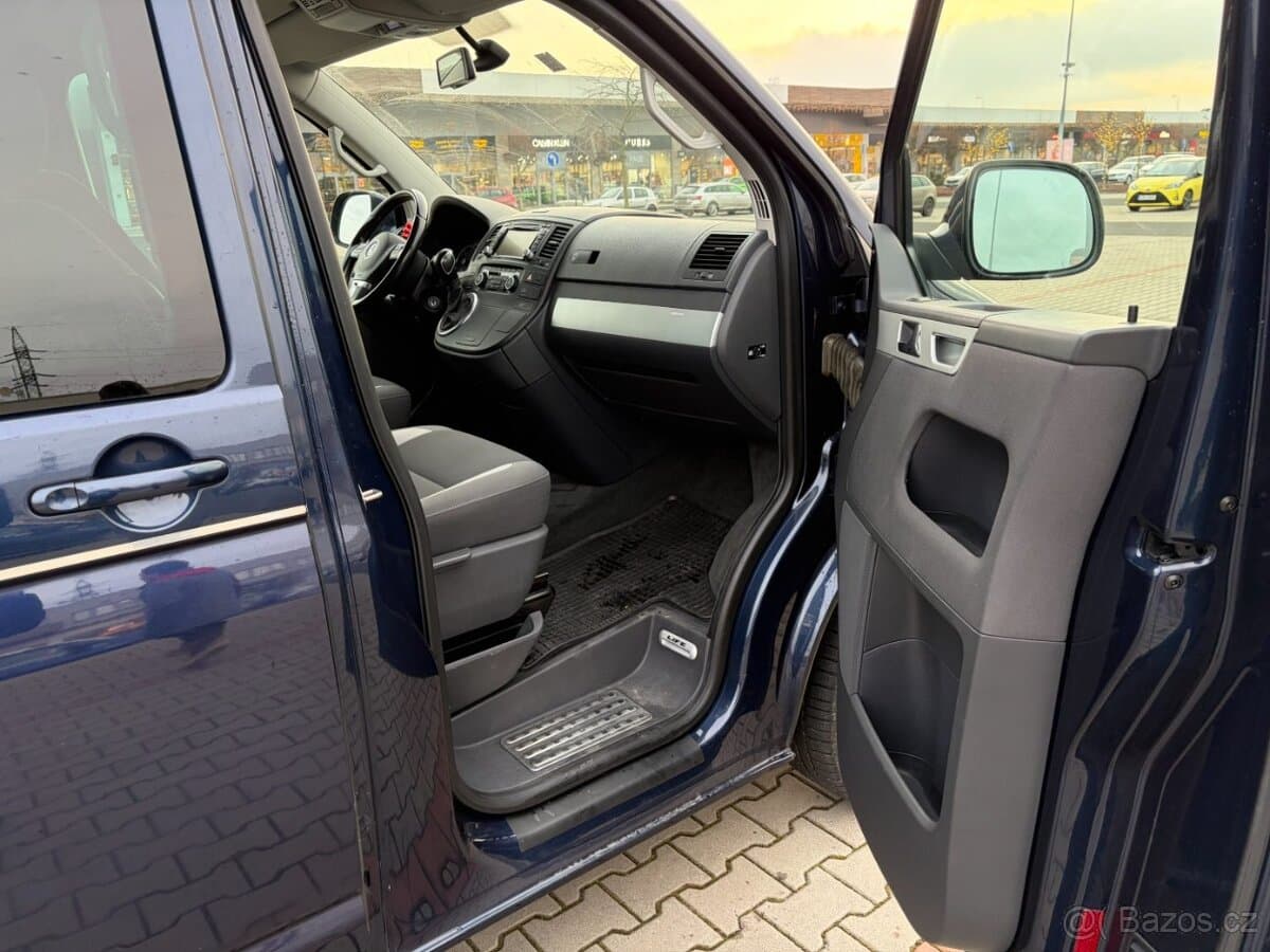 2013 Volkswagen MULTIVAN - 12