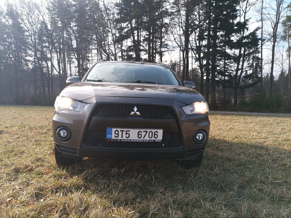 Mitsubishi OUTLANDER - 12