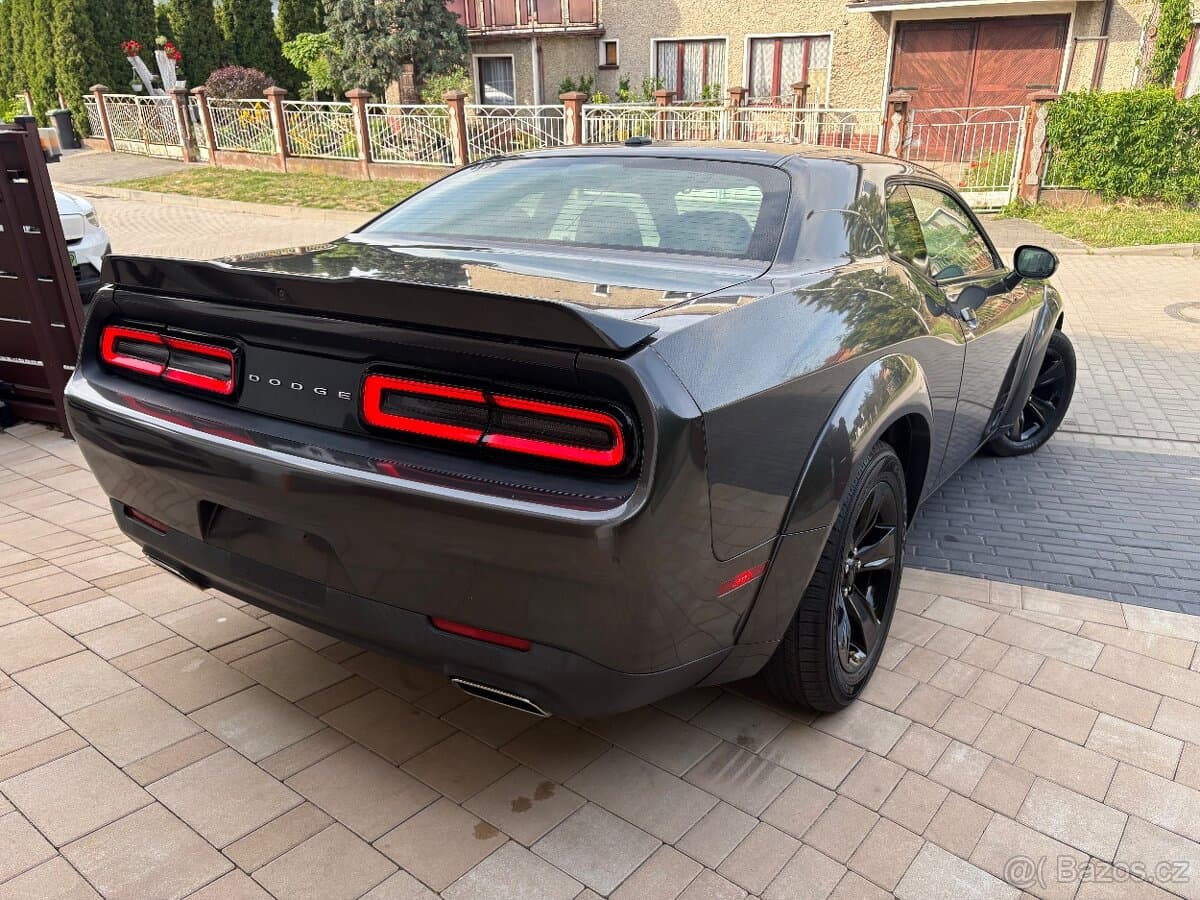 2020 Dodge CHALLENGER - 12