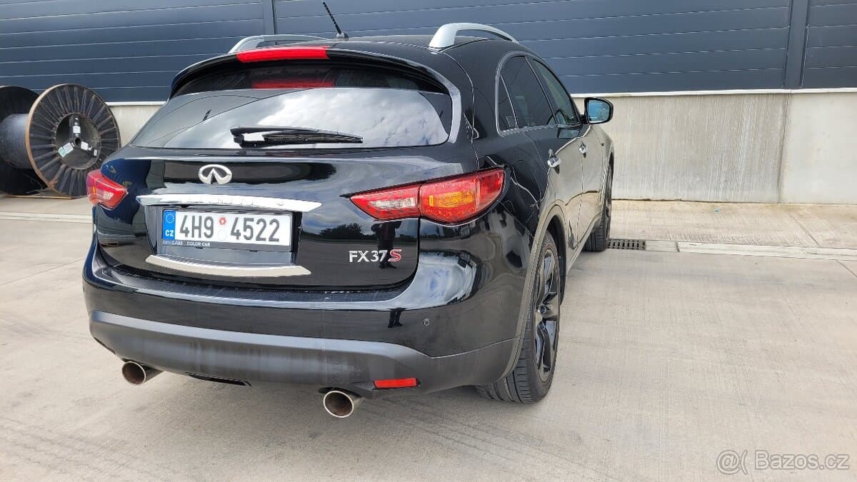 2011 Infiniti FX - 12