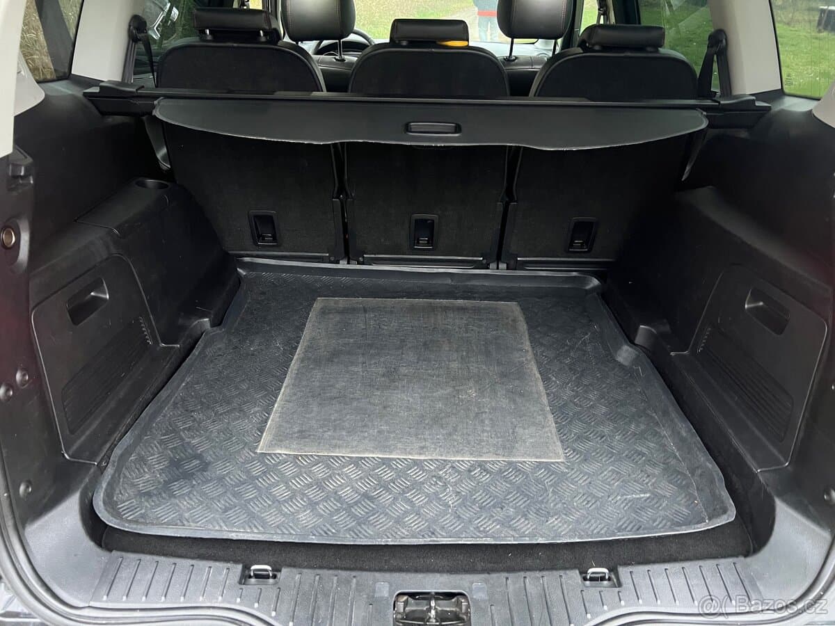 2011 Ford S-MAX - 12