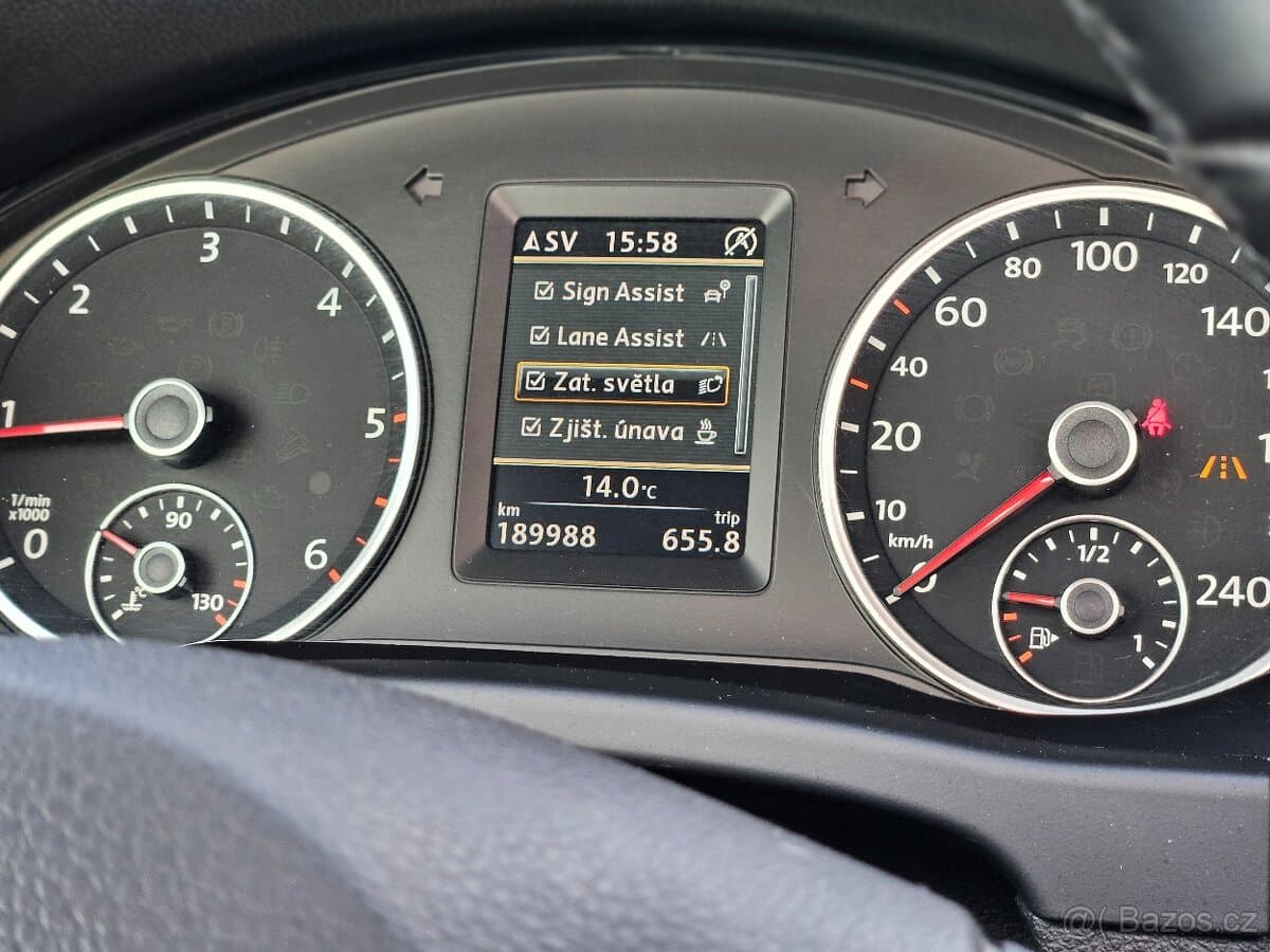 2012 Volkswagen TIGUAN - 12