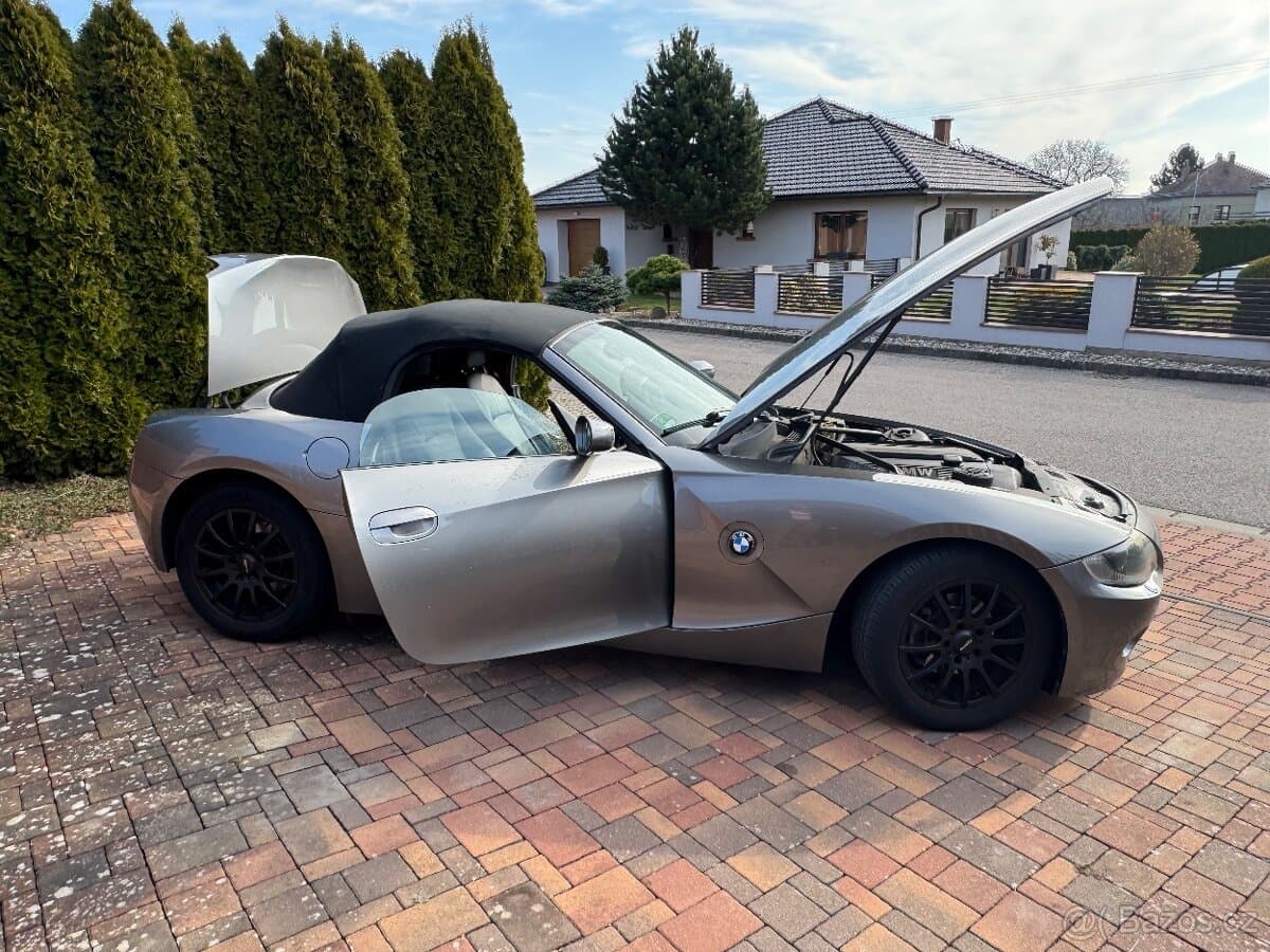2005 BMW Z4 - 12