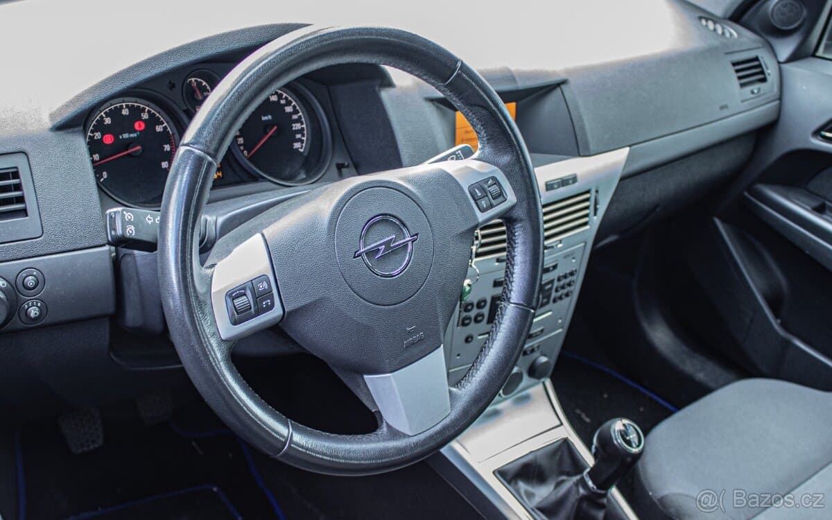 2011 Opel ASTRA - 12