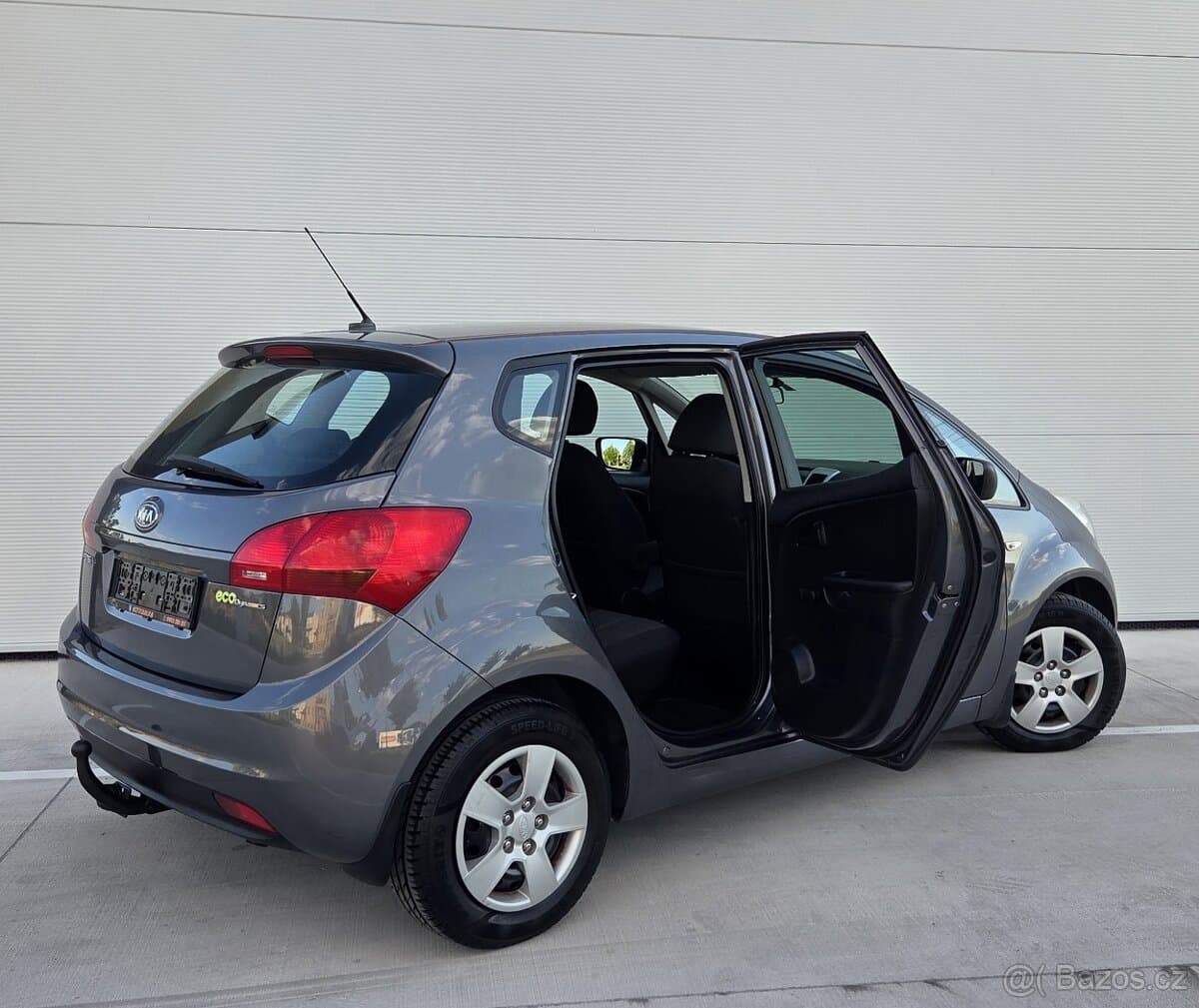 2010 Kia VENGA - 12