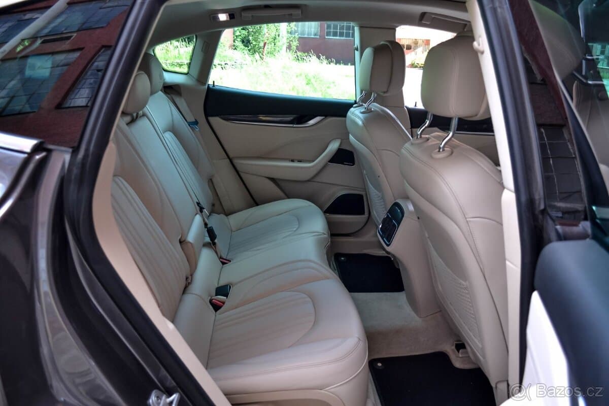 2017 Maserati LEVANTE - 12