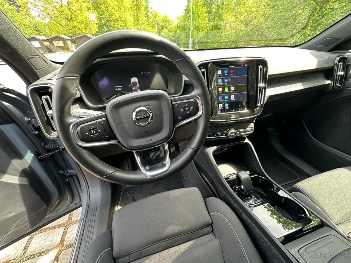 2022 Volvo C40 - 12