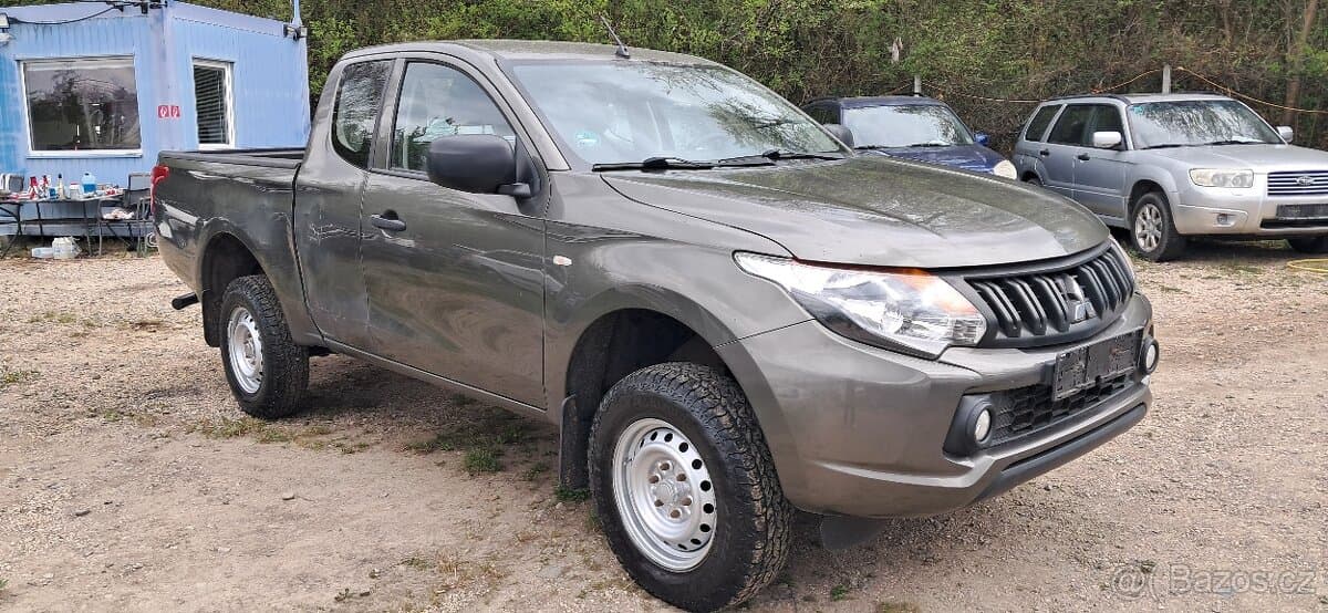 2016 Mitsubishi OSTATNÍ - 12