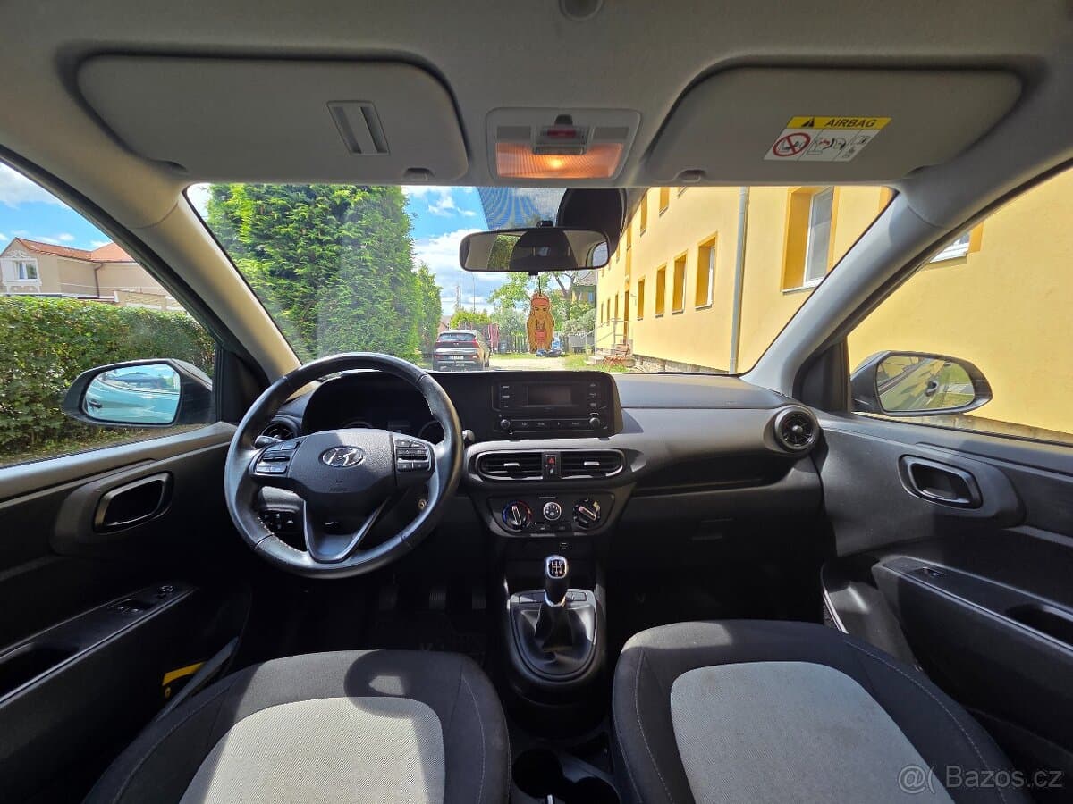2022 Hyundai i10 - 12