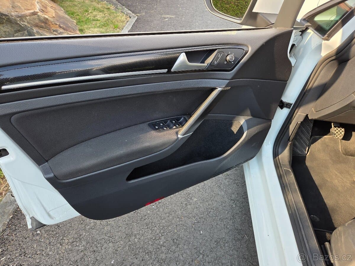 2015 Volkswagen GOLF - 12