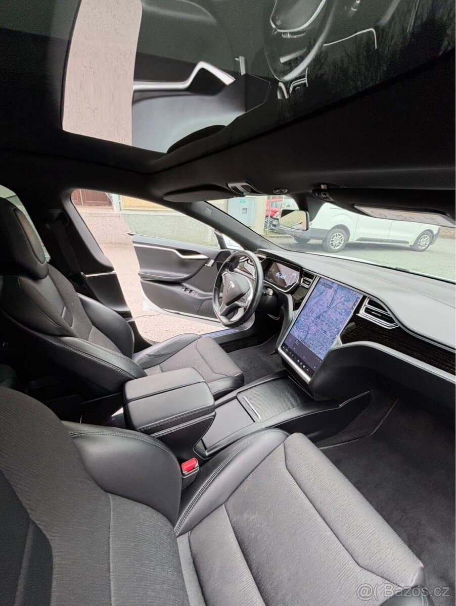 2017 Tesla MODEL S - 12